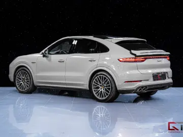 PORSCHE Cayenne E-Hyb Coupé PlatinumEdt SportDesign Pano
