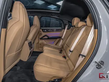 PORSCHE Cayenne E-Hyb Coupé PlatinumEdt SportDesign Pano