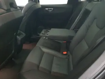 VOLVO XC60 B4 B Plus Bright PANO StandH