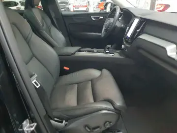 VOLVO XC60 B4 B Plus Bright PANO StandH