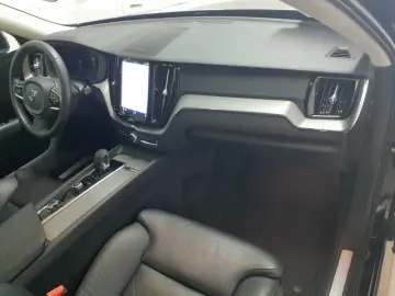 VOLVO XC60 B4 B Plus Bright PANO StandH