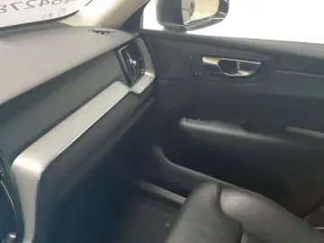 VOLVO XC60 B4 B Plus Bright PANO StandH