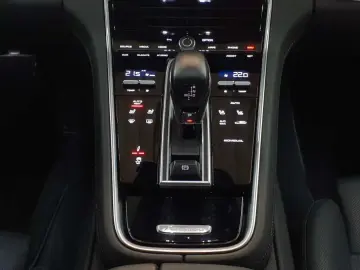 PORSCHE Panamera Turbo S E-Hybrid Sport Design