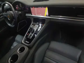 PORSCHE Panamera Turbo S E-Hybrid Sport Design