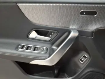 MERCEDES-BENZ CLA 250 e SB-Progressive PANO LED BusiP