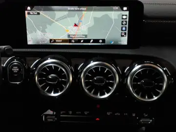 MERCEDES-BENZ CLA 250 e SB-Progressive PANO LED BusiP