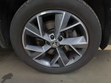 SKODA Kodiaq 2.0 TDI 4x4 DSG Sportline NAV RFK