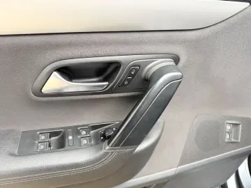 Volkswagen Passat-Cc