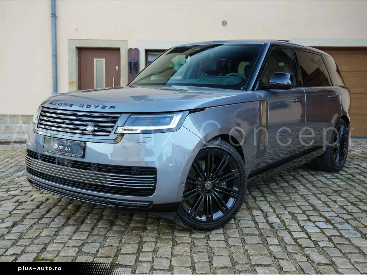 LAND ROVER Range Rover P615 SV LWB Intrepid Signature Suite