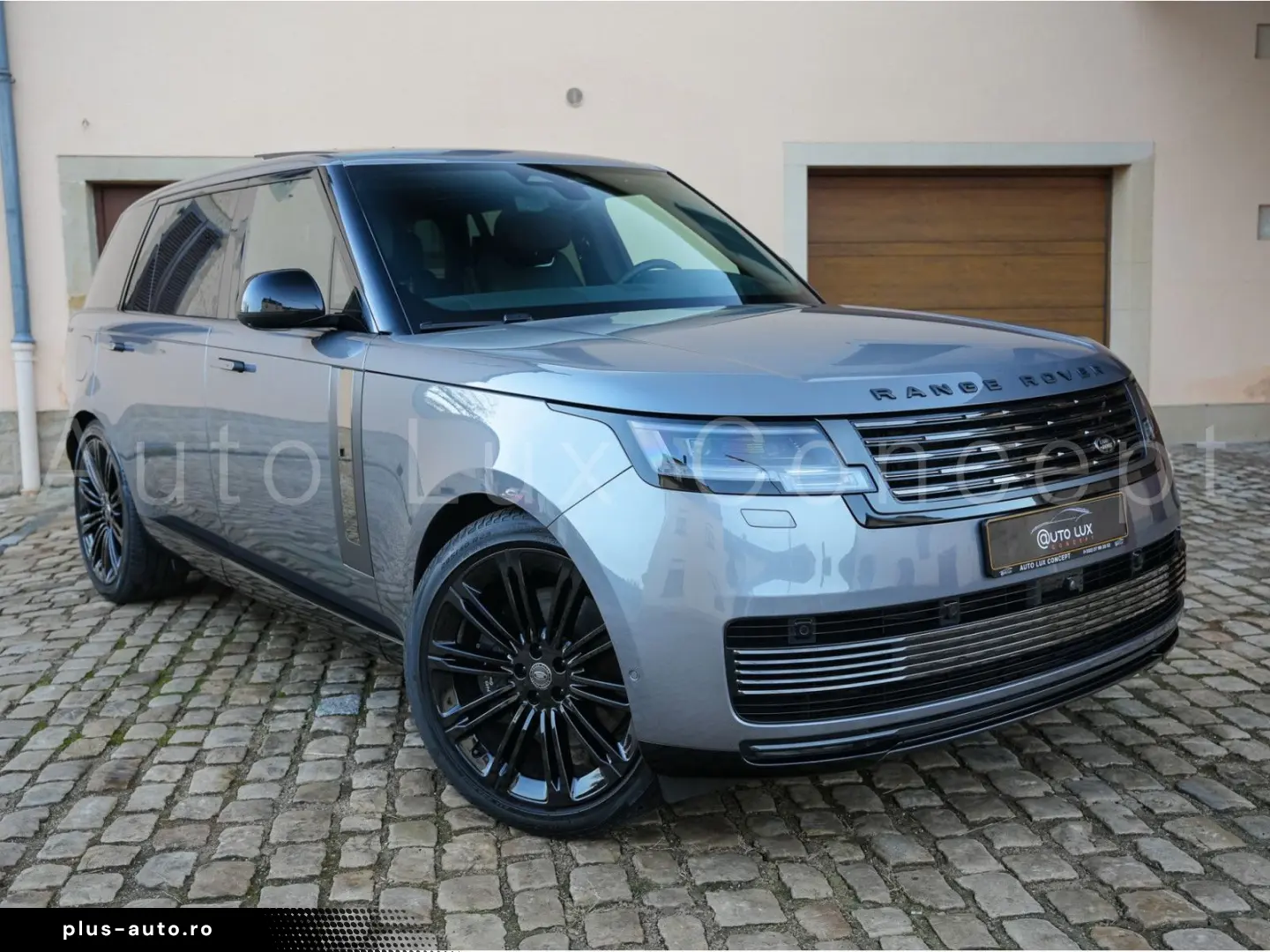 LAND ROVER Range Rover P615 SV LWB Intrepid Signature Suite