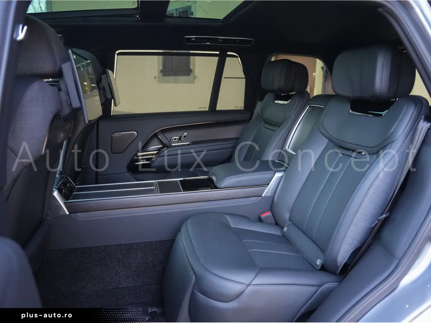 LAND ROVER Range Rover P615 SV LWB Intrepid Signature Suite