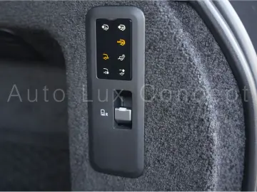 LAND ROVER Range Rover P615 SV LWB Intrepid Signature Suite