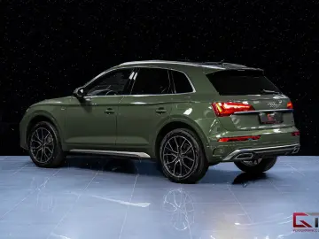 AUDI Q5 55 e Q S-Line Evolution 20  Pano Matrix Tow