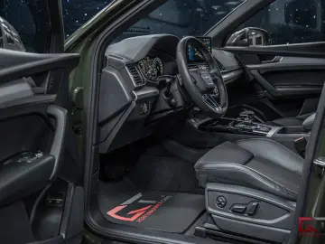 AUDI Q5 55 e Q S-Line Evolution 20  Pano Matrix Tow