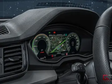 AUDI Q5 55 e Q S-Line Evolution 20  Pano Matrix Tow