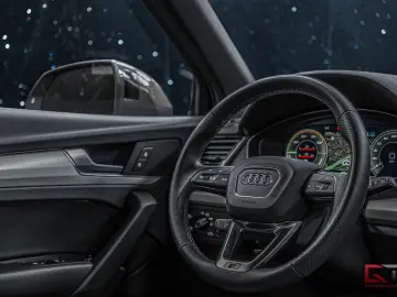 AUDI Q5 55 e Q S-Line Evolution 20  Pano Matrix Tow