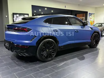 LAMBORGHINI Urus SE BLU GRIFO MATT AD-PERSONAM CARBON 3D B&O