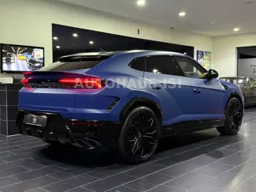 LAMBORGHINI Urus SE BLU GRIFO MATT AD-PERSONAM CARBON 3D B&O
