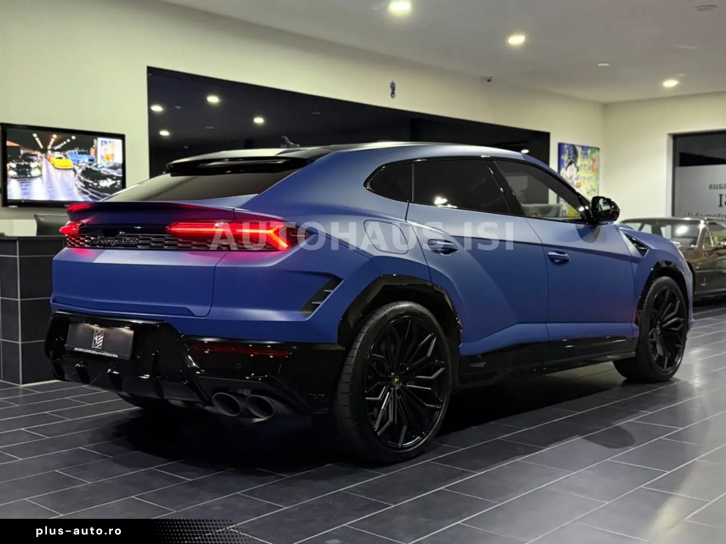 LAMBORGHINI Urus SE BLU GRIFO MATT AD-PERSONAM CARBON 3D B&O