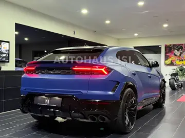 LAMBORGHINI Urus SE BLU GRIFO MATT AD-PERSONAM CARBON 3D B&O