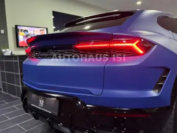 LAMBORGHINI Urus SE BLU GRIFO MATT AD-PERSONAM CARBON 3D B&O