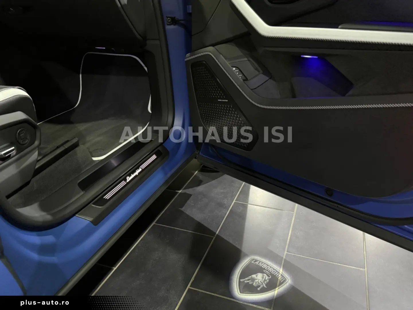 LAMBORGHINI Urus SE BLU GRIFO MATT AD-PERSONAM CARBON 3D B&O