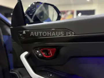 LAMBORGHINI Urus SE BLU GRIFO MATT AD-PERSONAM CARBON 3D B&O