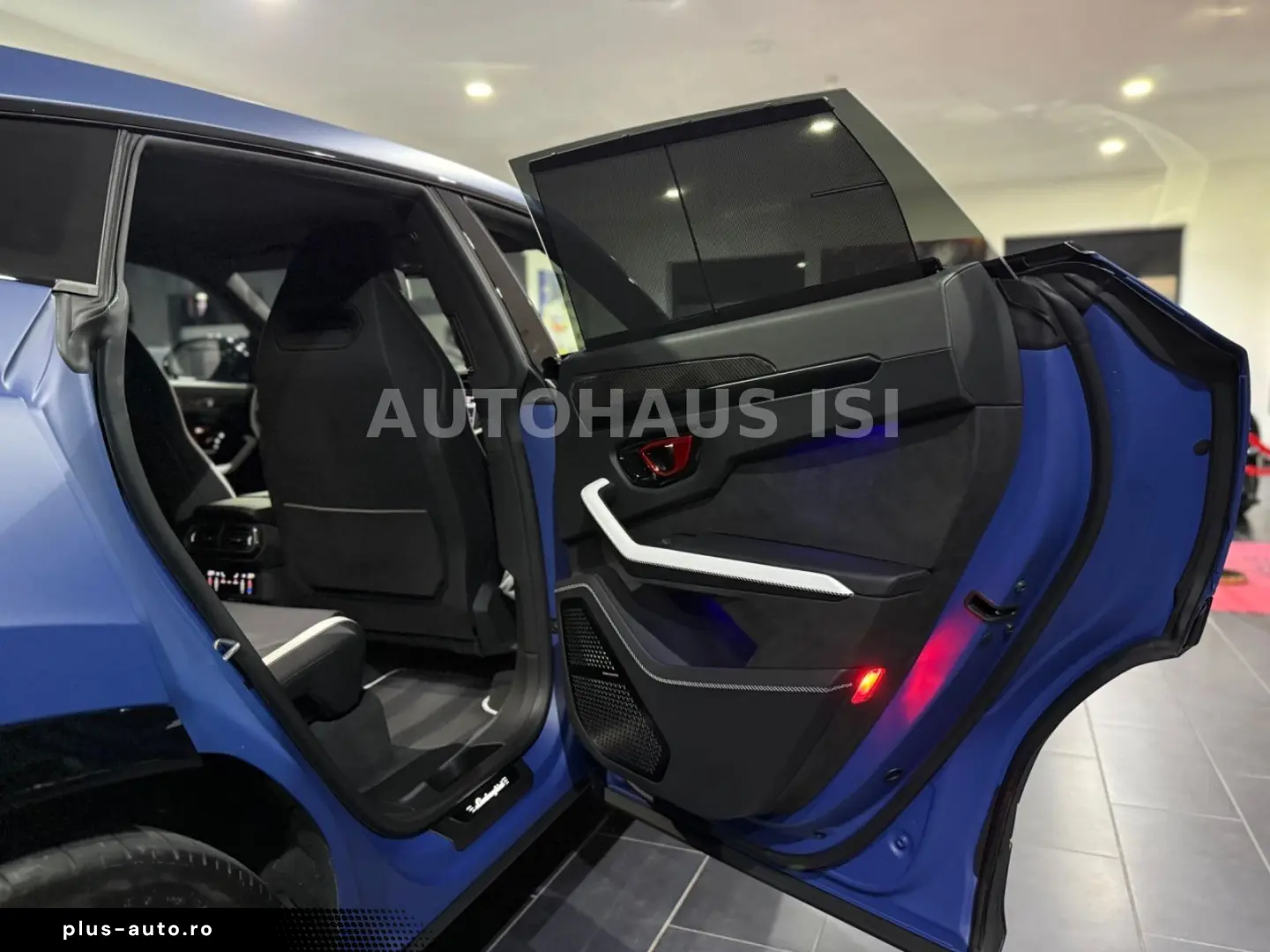 LAMBORGHINI Urus SE BLU GRIFO MATT AD-PERSONAM CARBON 3D B&O