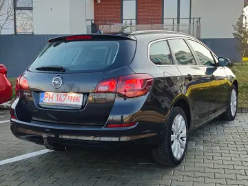 Opel Astra J 2012 Cosmo 1.4i