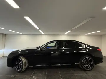 BMW 750e xDrive