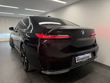 BMW 750e xDrive