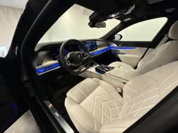 BMW 750e xDrive