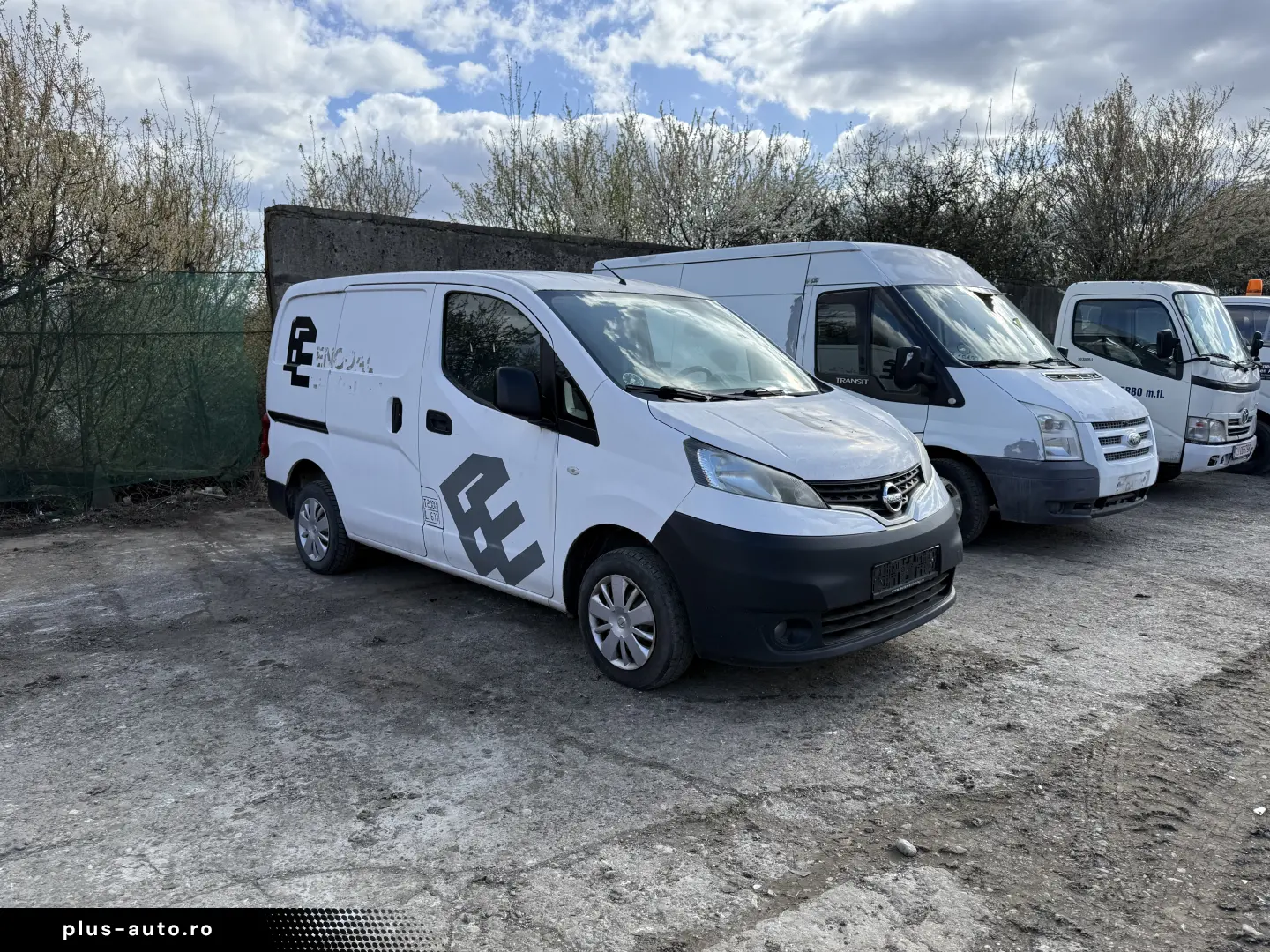 Nissan N V 200