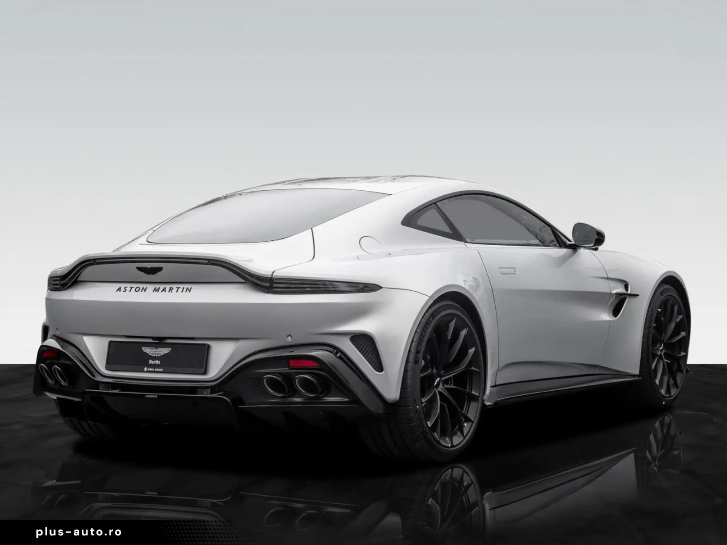 ASTON MARTIN V8 Vantage MY25   Launch Pack   Lighting Silver