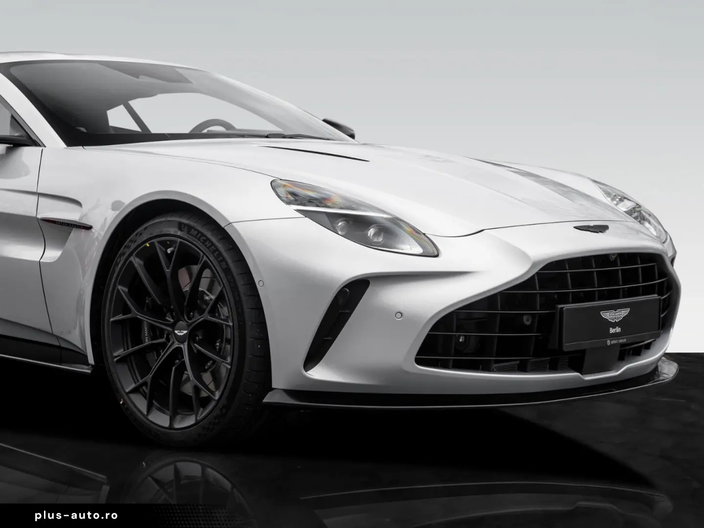 ASTON MARTIN V8 Vantage MY25   Launch Pack   Lighting Silver