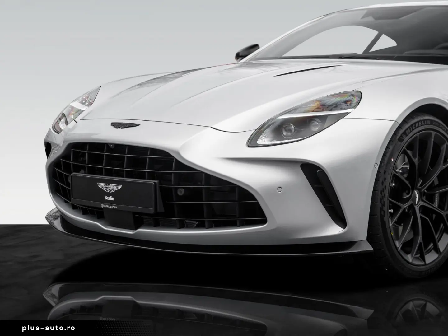 ASTON MARTIN V8 Vantage MY25   Launch Pack   Lighting Silver