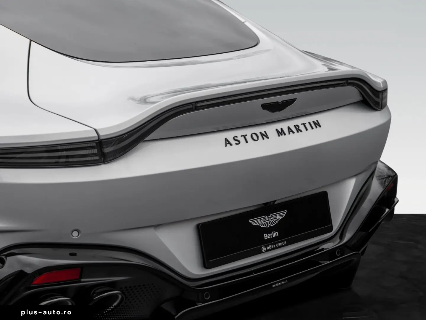 ASTON MARTIN V8 Vantage MY25   Launch Pack   Lighting Silver