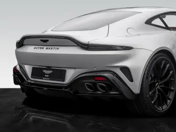 ASTON MARTIN V8 Vantage MY25   Launch Pack   Lighting Silver
