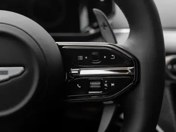 ASTON MARTIN V8 Vantage MY25   Launch Pack   Lighting Silver