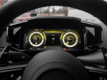 ASTON MARTIN V8 Vantage MY25   Launch Pack   Lighting Silver