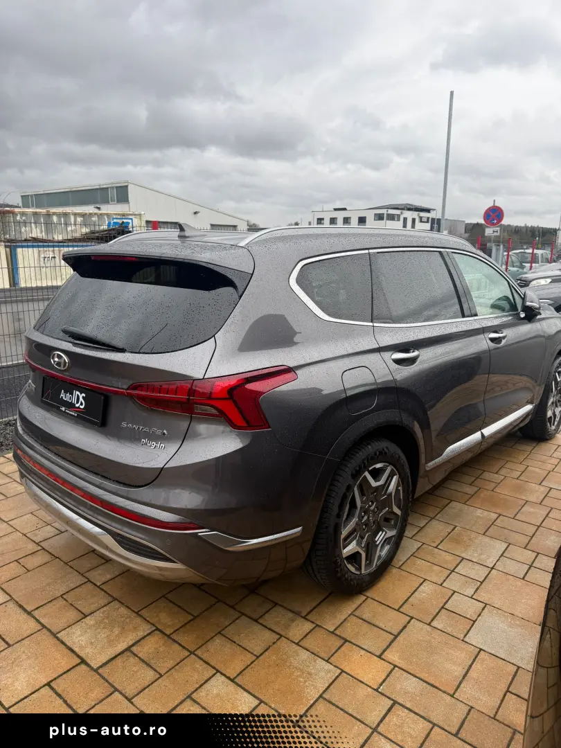 Hyundai Santa Fe 4WD Signature Hybrid Model