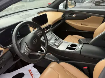 Hyundai Santa Fe 4WD Signature Hybrid Model