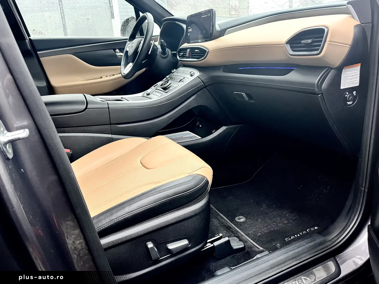 Hyundai Santa Fe 4WD Signature Hybrid Model