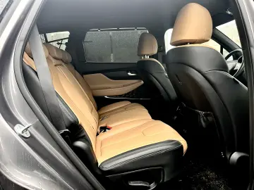 Hyundai Santa Fe 4WD Signature Hybrid Model