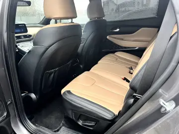 Hyundai Santa Fe 4WD Signature Hybrid Model