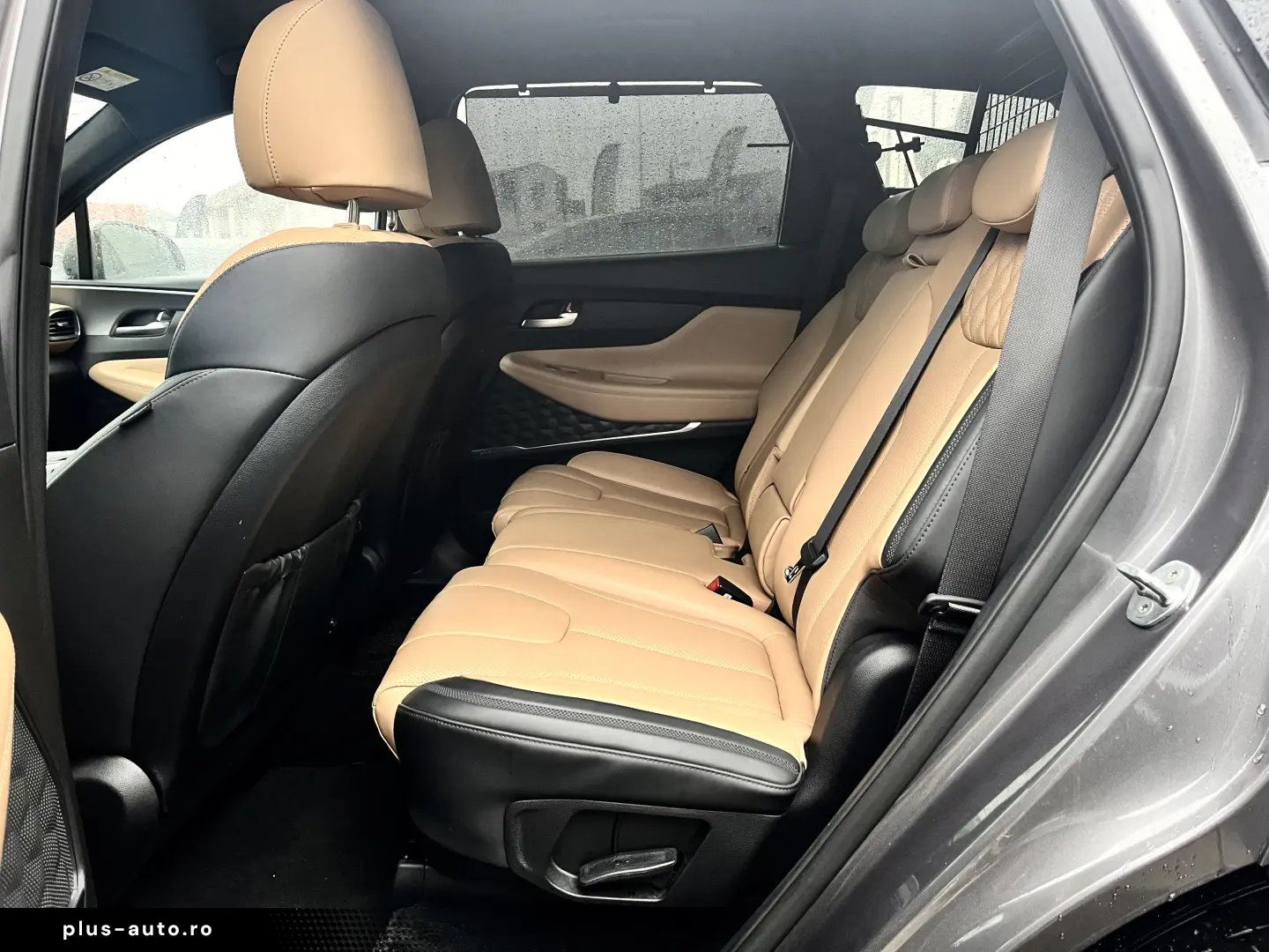 Hyundai Santa Fe 4WD Signature Hybrid Model