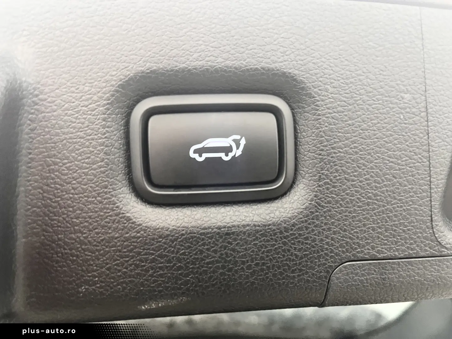 Hyundai Santa Fe 4WD Signature Hybrid Model