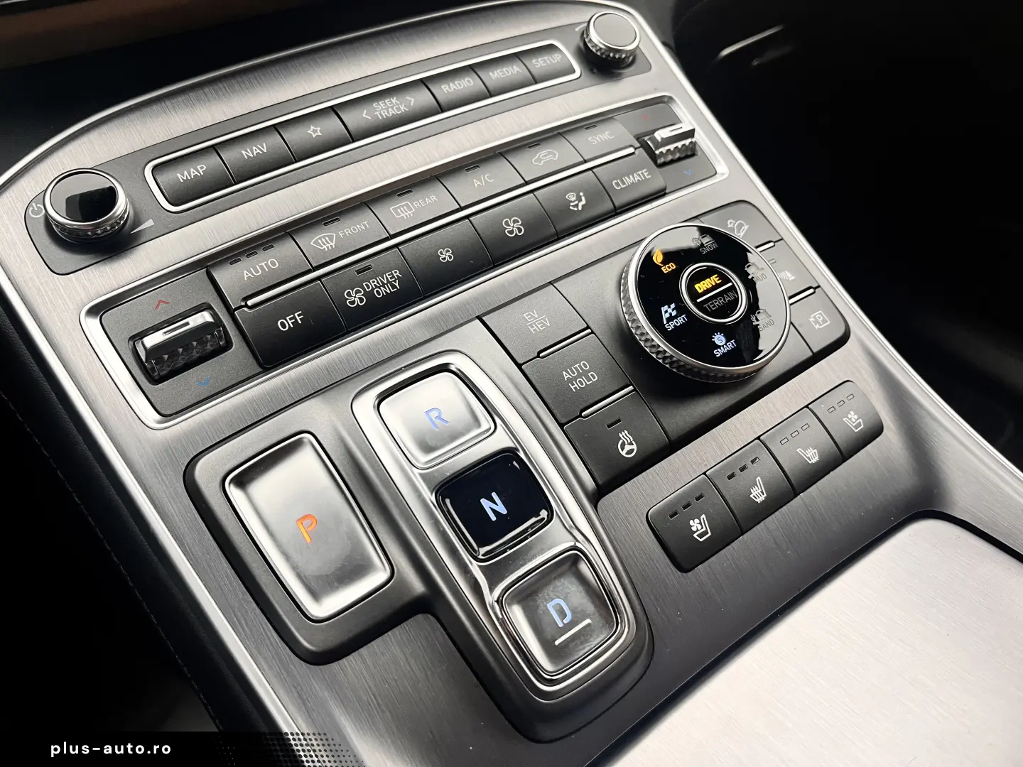 Hyundai Santa Fe 4WD Signature Hybrid Model