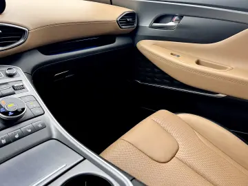 Hyundai Santa Fe 4WD Signature Hybrid Model