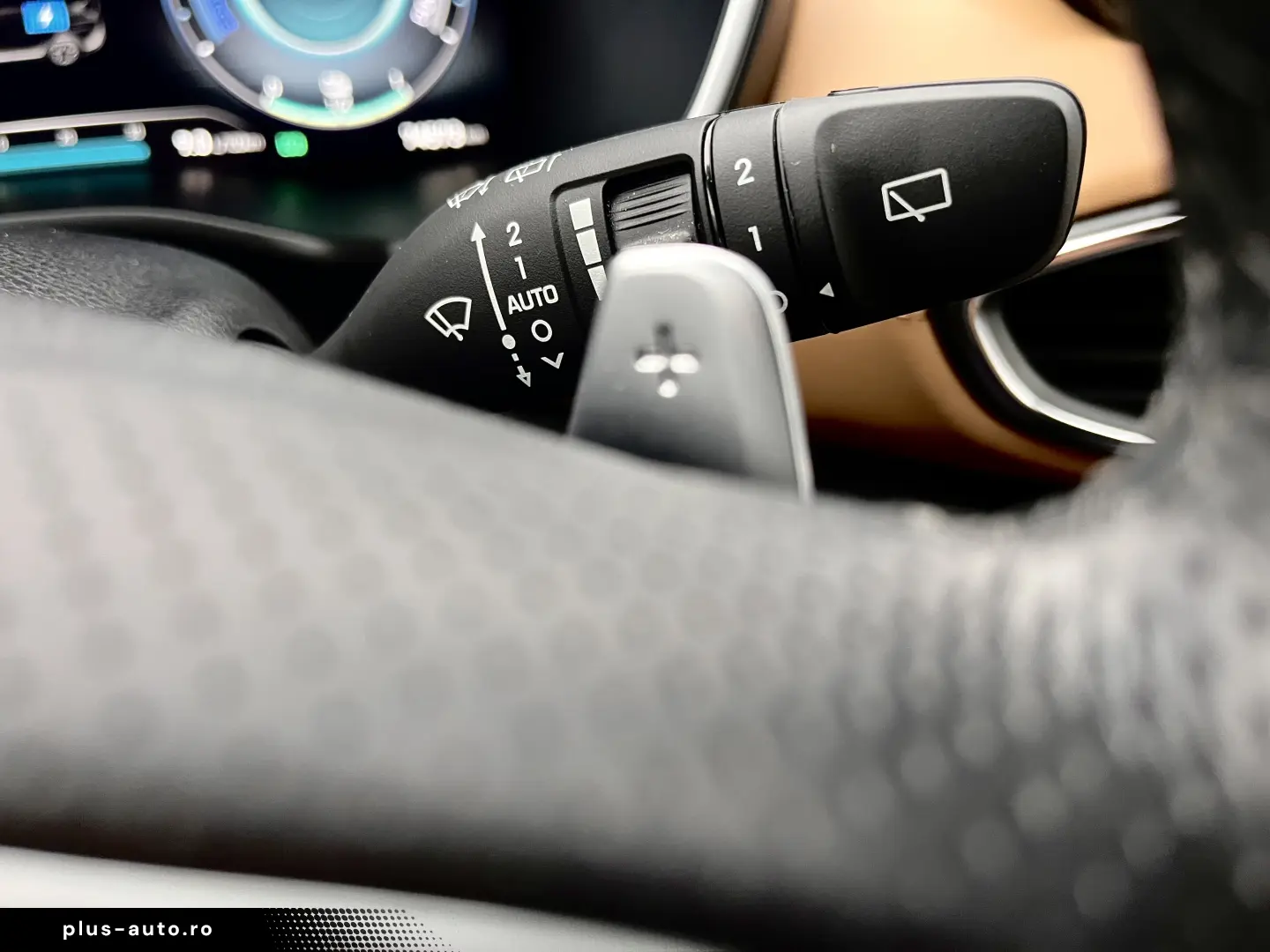 Hyundai Santa Fe 4WD Signature Hybrid Model